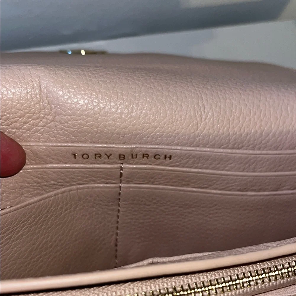TORY BURCH PINK PEBBLED LEATHER WALLET WITH FLAP CLOSURE
